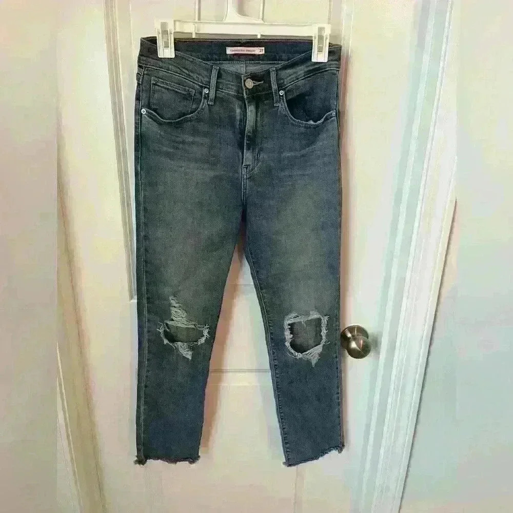 Levi’s 724 Women’s Size 27 High Rise Straight Distressed Denim Jeans